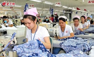 30多家媒體求參觀!青島這家紡織廠創立60年,年產值過百億,它的智能工廠、無水染色、智能服裝都堪稱行業典范!